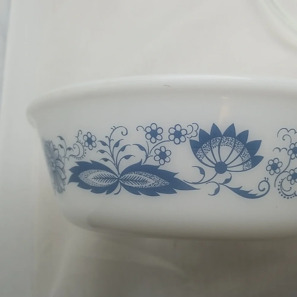Glasbake Blue Onion Casserole with Lid